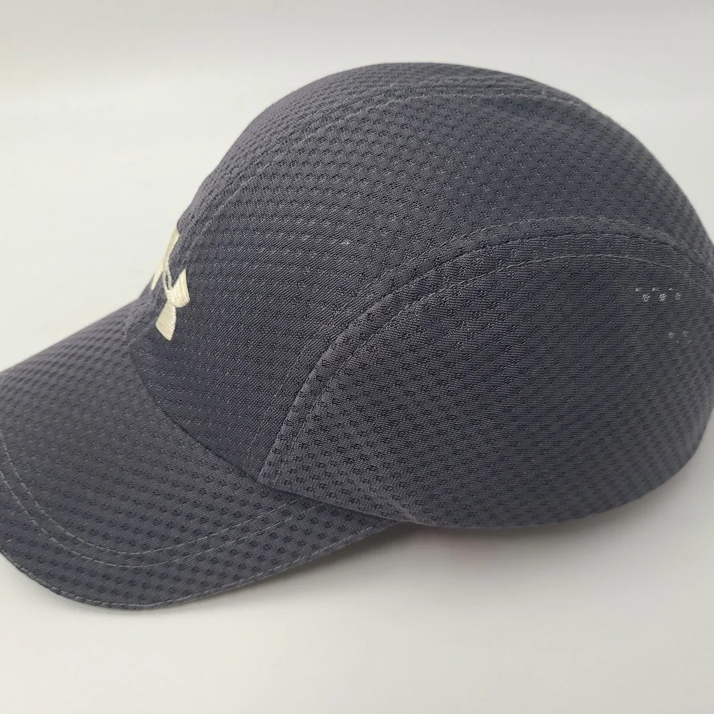 Under Armour Hat Adjustable 4 Panel‎ Gray White Jersey Mesh Performance Running